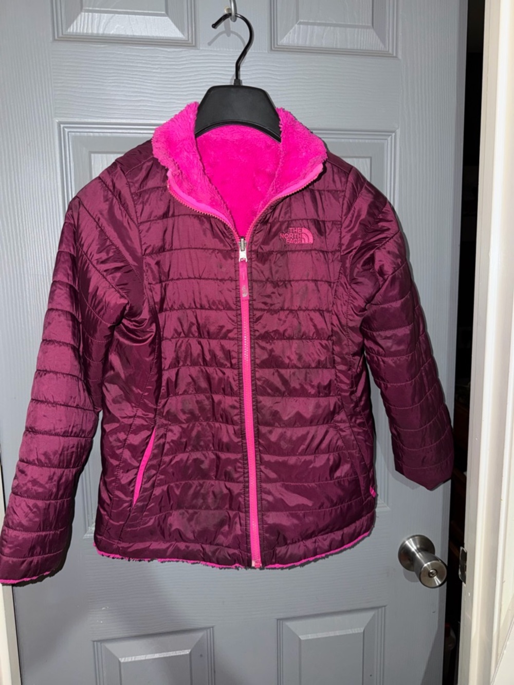 The North Face Plum and Bright Pink Girls'‎ Jacket - Picture 4 of 14